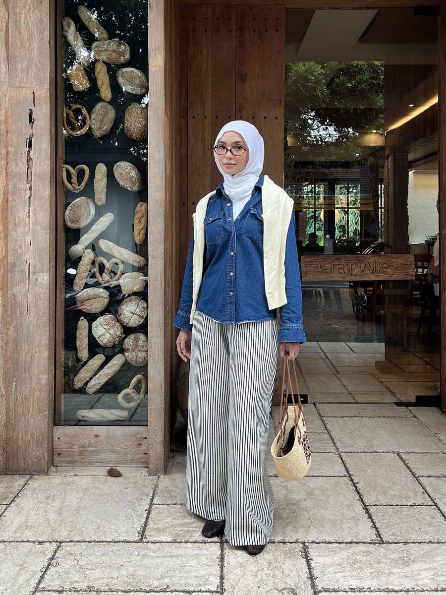outfit ke coffee shop ala Fita Wulansari