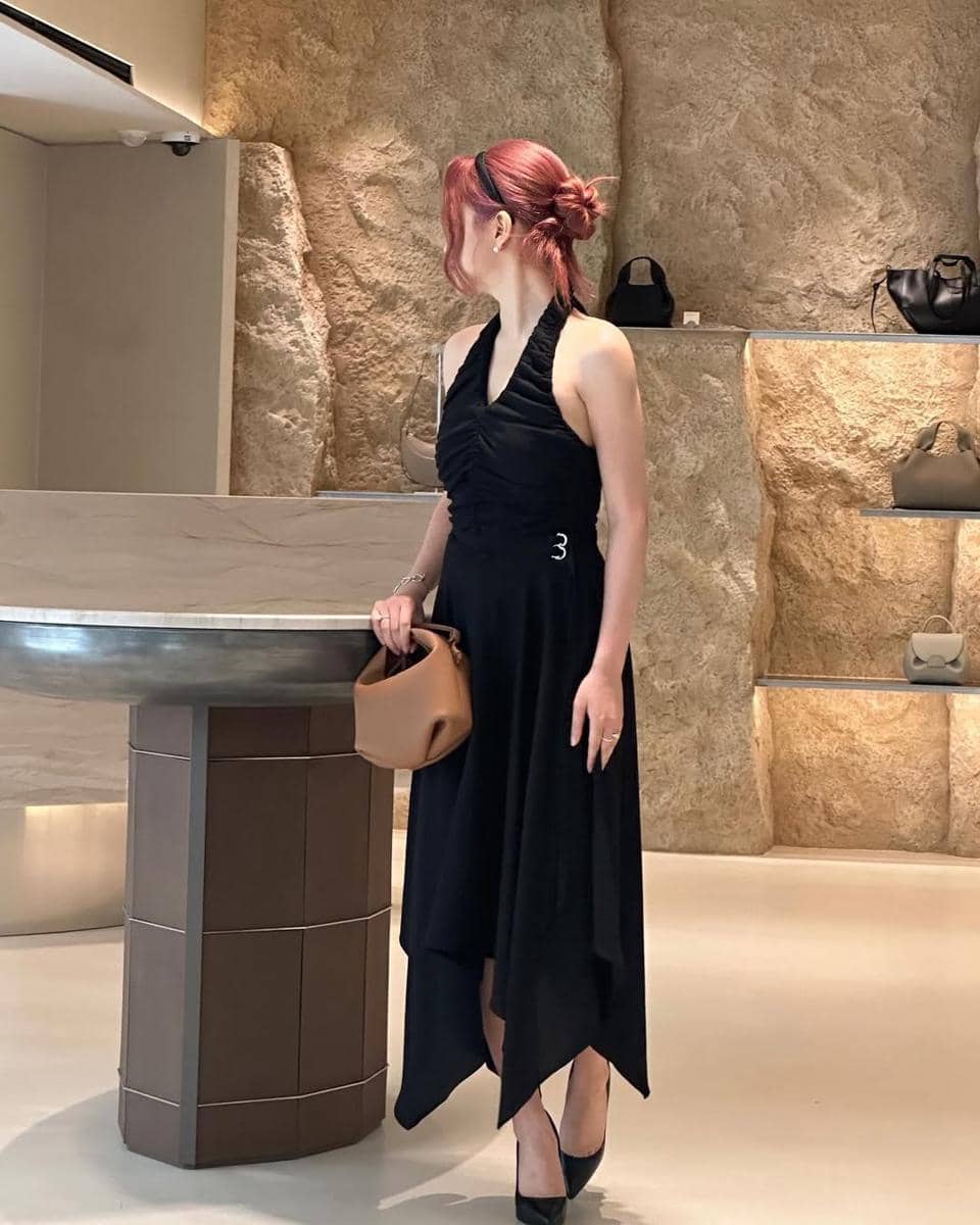 all black outfit style ala Yeri Red Velvet