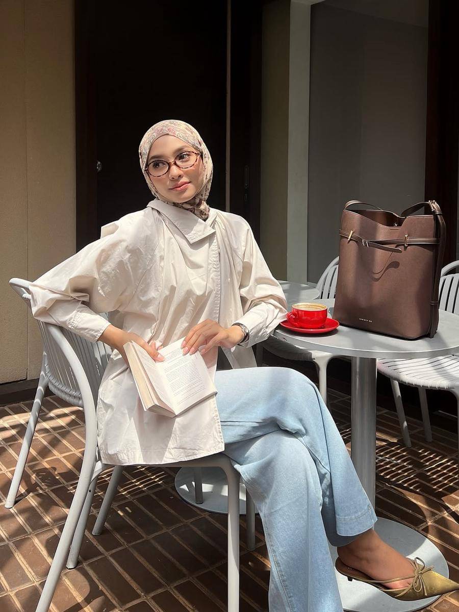 outfit ke coffee shop ala Fita Wulansari