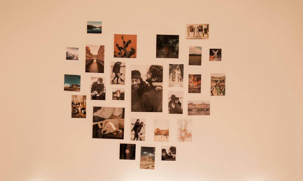 ilustrasi kolase foto berbentuk hati