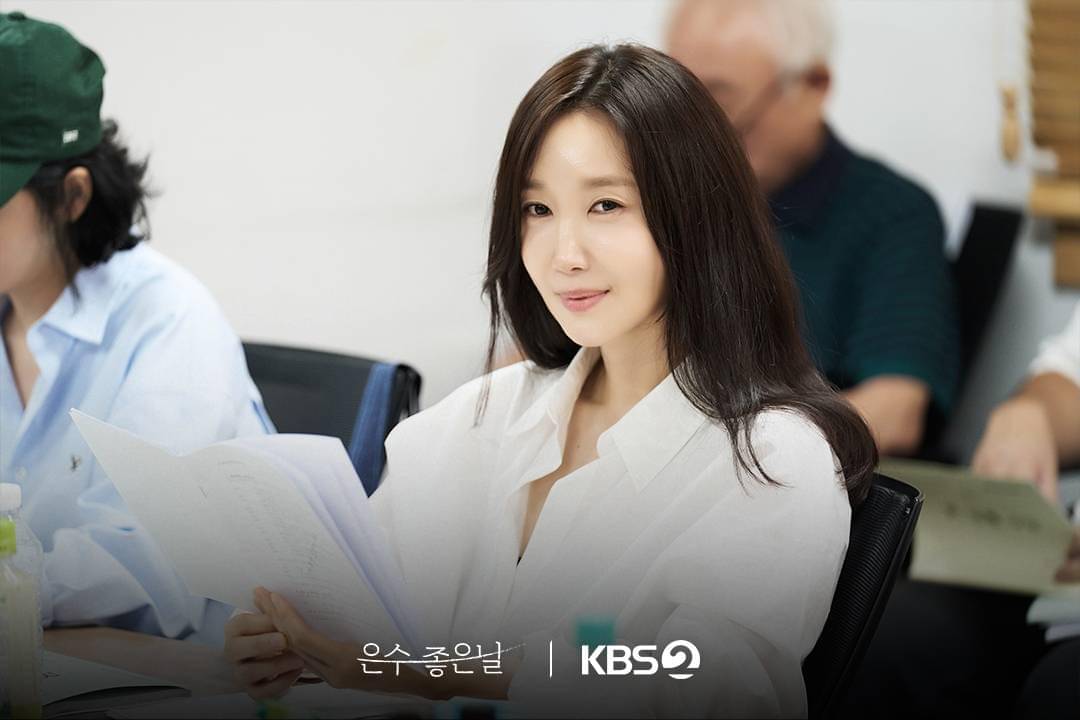 Cuplikan drama Korea Walking on Thin Ice