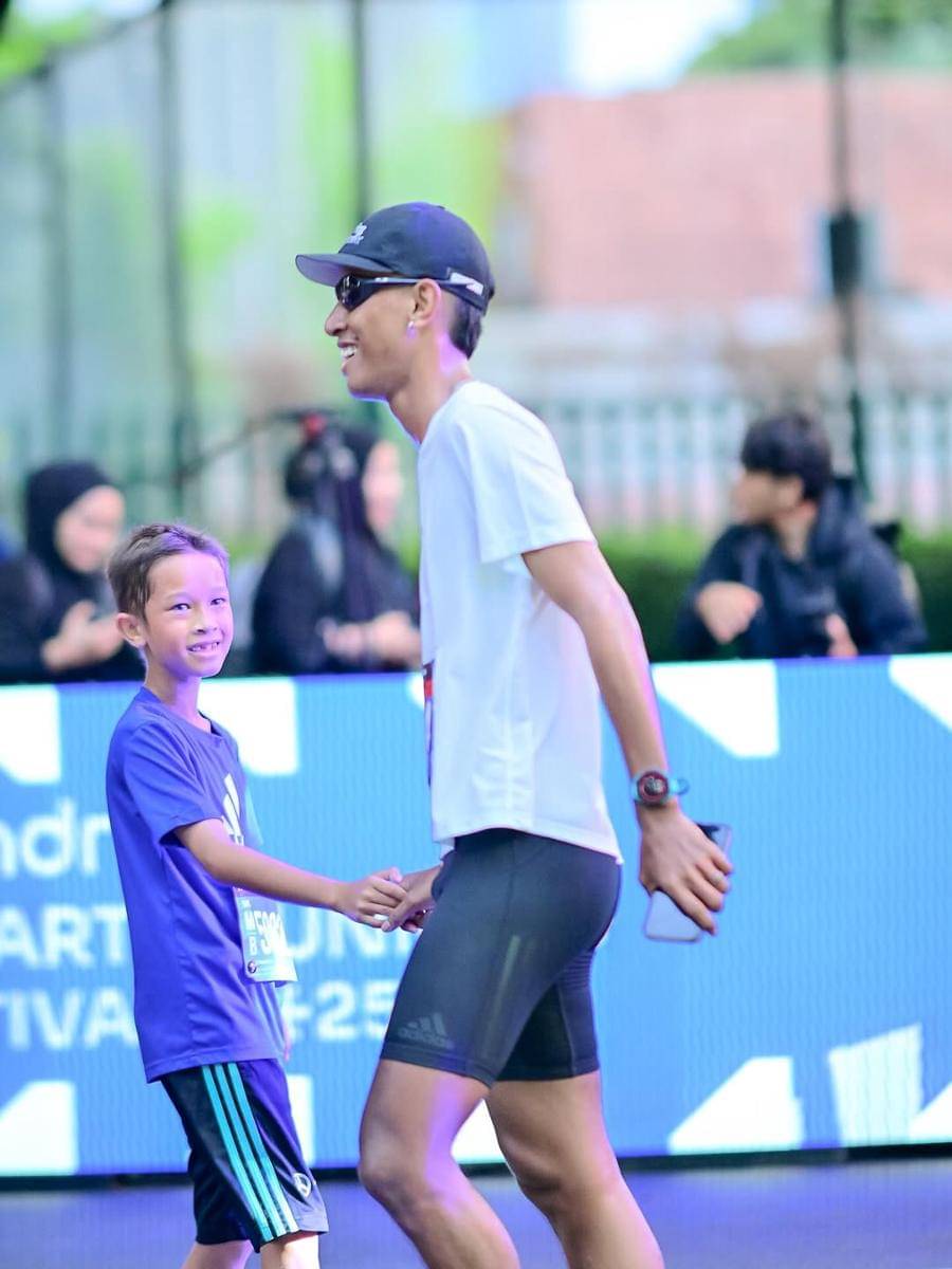 Kenji anak Irfan Bachdim ikut marathon 5KM
