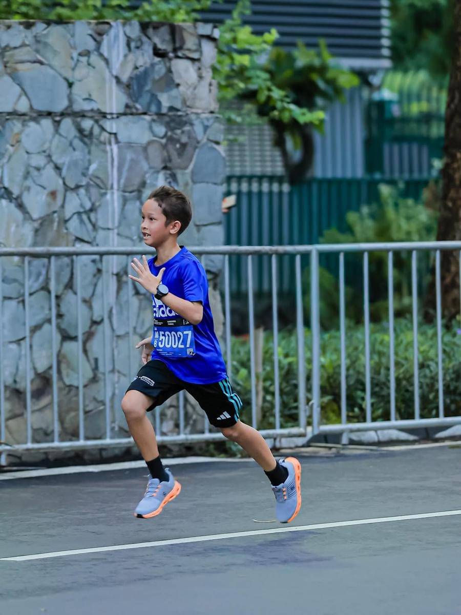 Kenji anak Irfan Bachdim ikut marathon 5KM