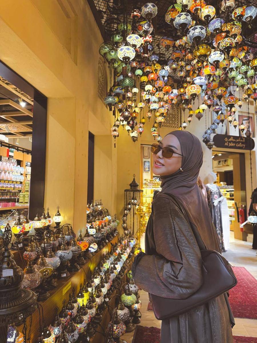 Dara Arafah berkeliling Souk Madinat Jumeirah Dubai