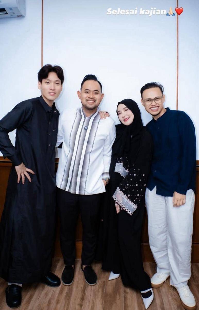 Na Daehoon di acara pengajian
