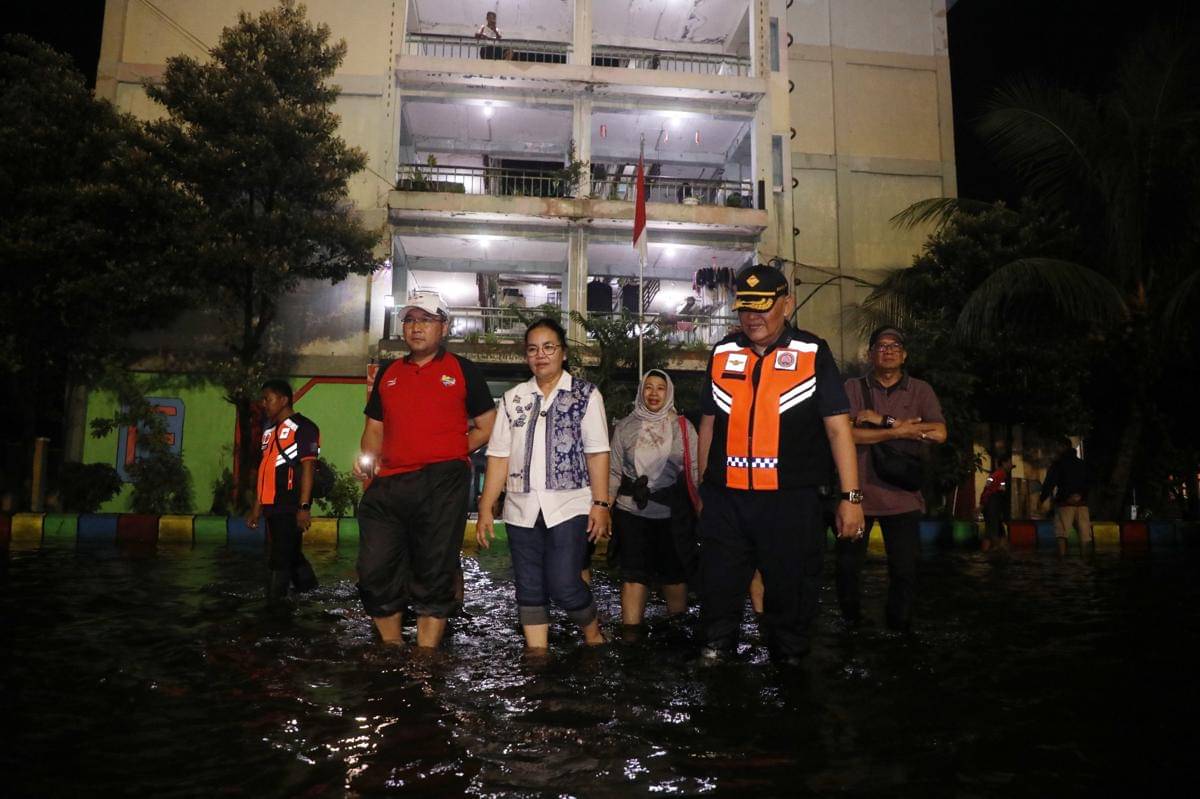 banjir, banjir semarang, banjir genuk, banjir kaligawe, banjir muktiharjo kidul