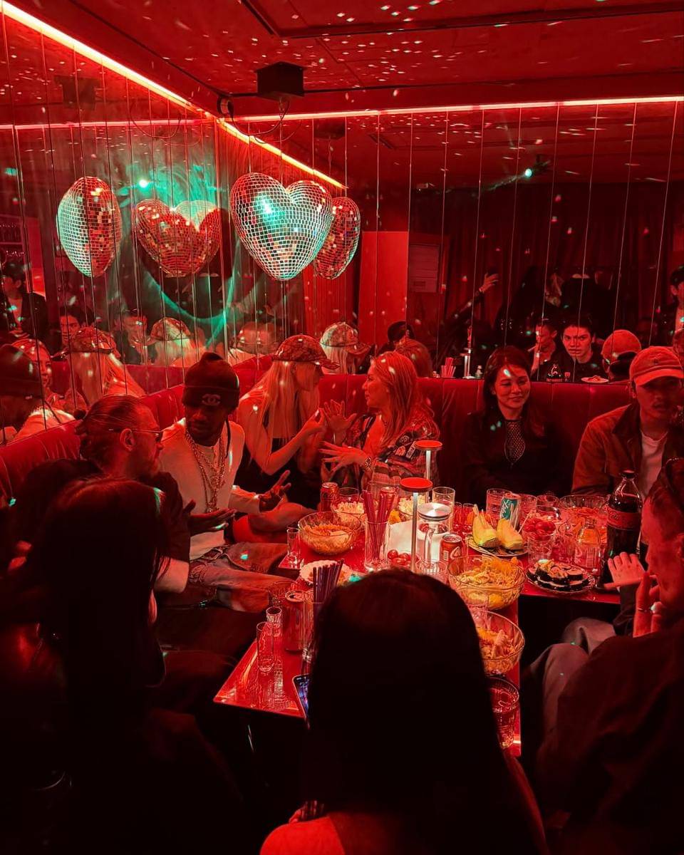 potret artis di after party konser Travis Scott di Seoul (instagram.com/gvasalia)