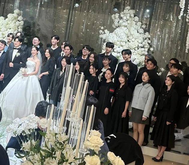 potret pernikahan Kim Ga Eun