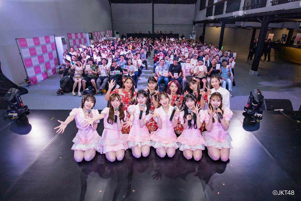 JKT48 dan AKB48 di balik layar meet and greet