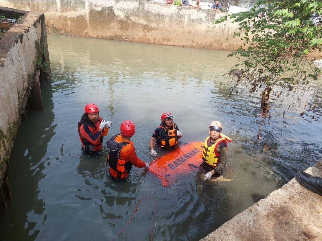 Penemuan jasad korban terseret arus di Pamulang