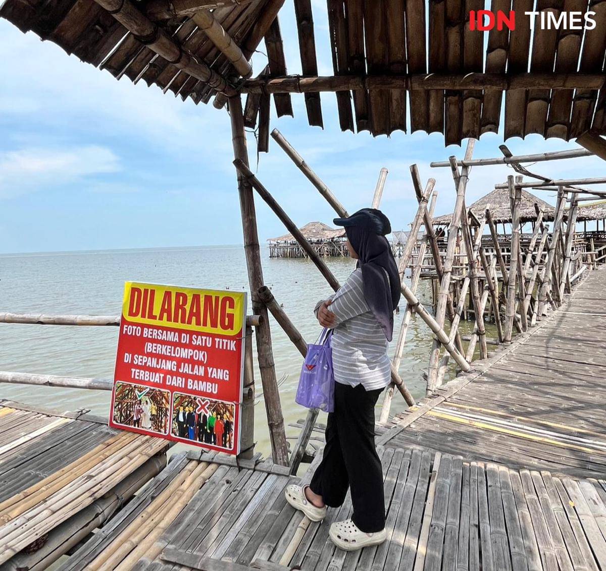 Potret turis di Eco Wisata Mangrove Surabaya