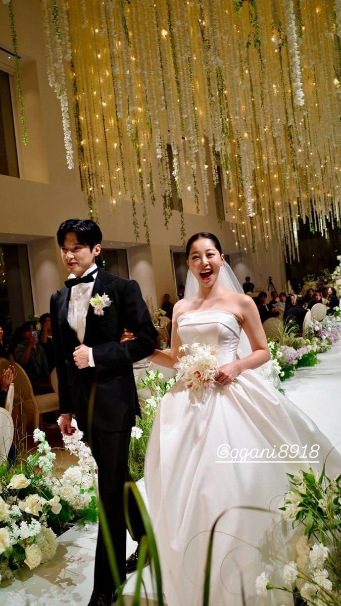 potret pernikahan Kim Ga Eun