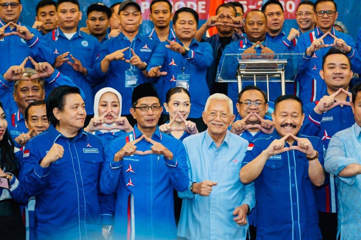 Kepengurusan Dewan Pimpinan Nasional (DPN) Bintang Muda Indonesia (BMI) periode 2025–2030 resmi dilantik.  Acara pelantikan organisasi sayap pemuda Partai Demokrat ini diselenggarakan di Hotel Acacia, Jakarta Pusat, Senin (27/10/2025) (Dok. BMI)