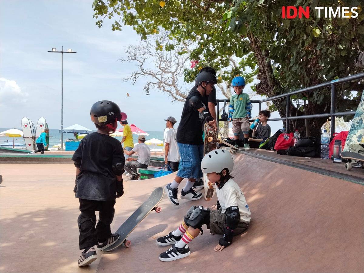 Skateboard
