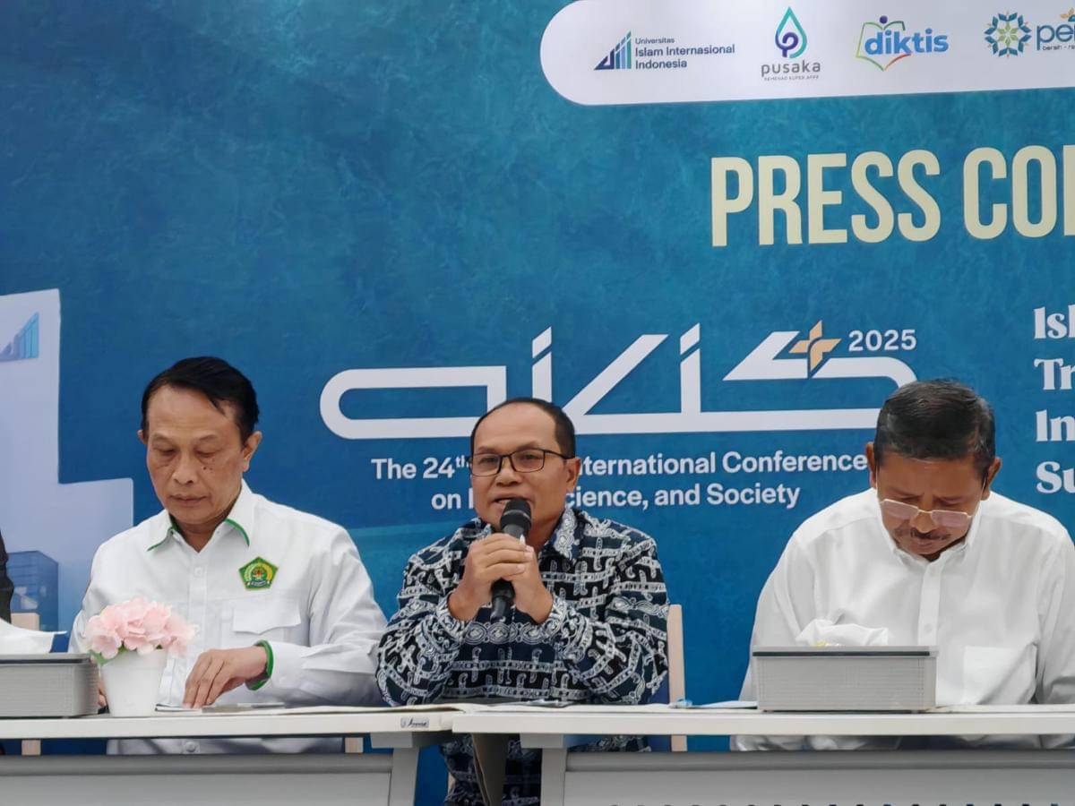 Kementerian Agama bersama Universitas Islam Internasional Indonesia (UIII) menggelar Annual International Conference on Islamic Studies (AICIS)+ 2025 (IDN Times/Ilman Nafi'an)