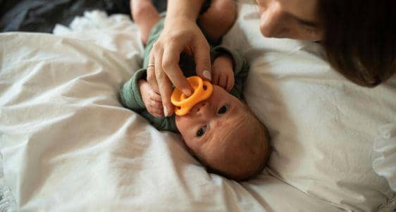 Kenapa Bayi Sering Kaget? Ini Penjelasannya