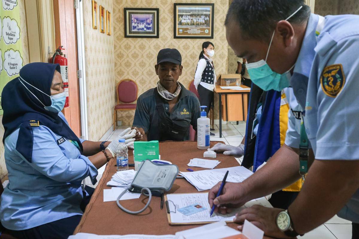 Pemeriksaan kesehatan warga CIkande yang terdampak radiasi Cesium-137