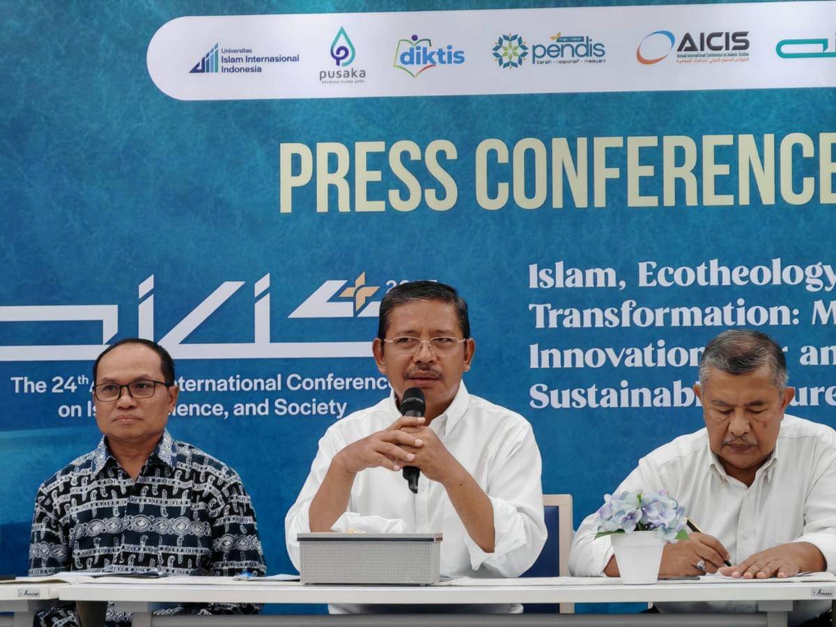 Kementerian Agama bersama Universitas Islam Internasional Indonesia (UIII) menggelar Annual International Conference on Islamic Studies (AICIS)+ 2025 (IDN Times/Ilman Nafi'an)