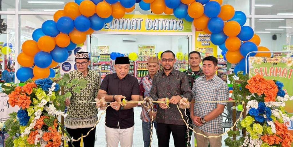 Wakil Bupati Lampung Selatan, M. Syaiful Anwar, Meresmikan Grand Opening UPK Mart milik Dana Amanah Pemberdayaan Masyarakat (DAPM) Kecamatan Jati Agung di Desa Margo Sari, Lampung Selatan