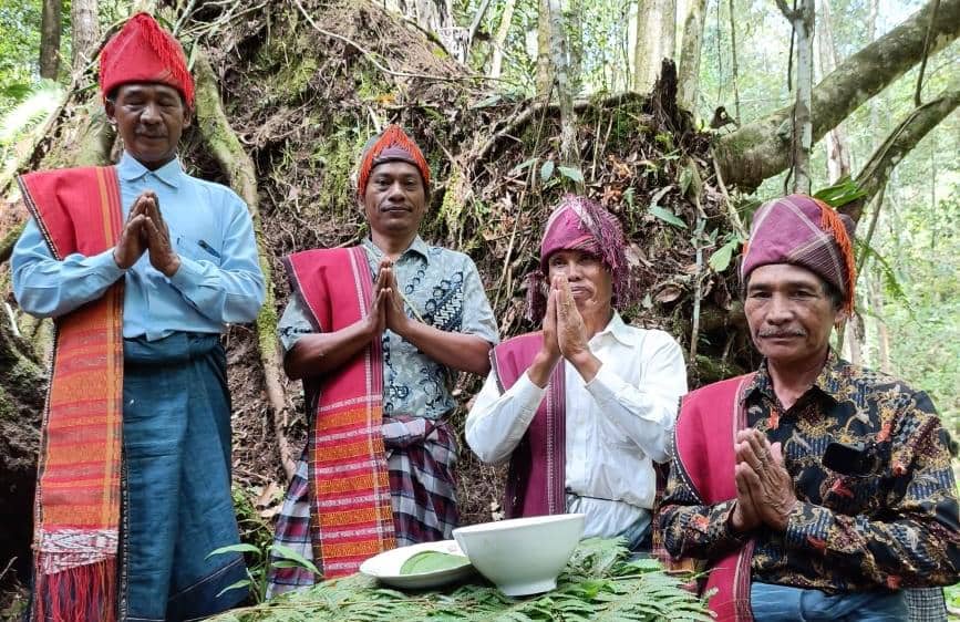 Masyarakat Adat Sihaporas di Tano Batak merayakan pekan kebudayaan nasional selama tiga hari di desa Sihaporas, Kecamatan Pematang Sidamanik, Kabupaten Simalungun, Sumatera Utara. (Dok. Aliansi Masyarakat Adat Nusantara)