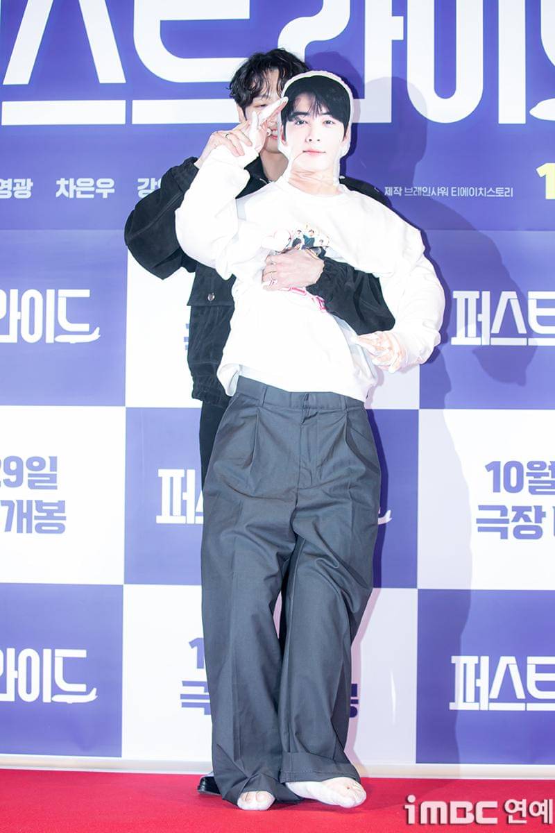 potret Jungkook BTS di VIP premiere film First Ride