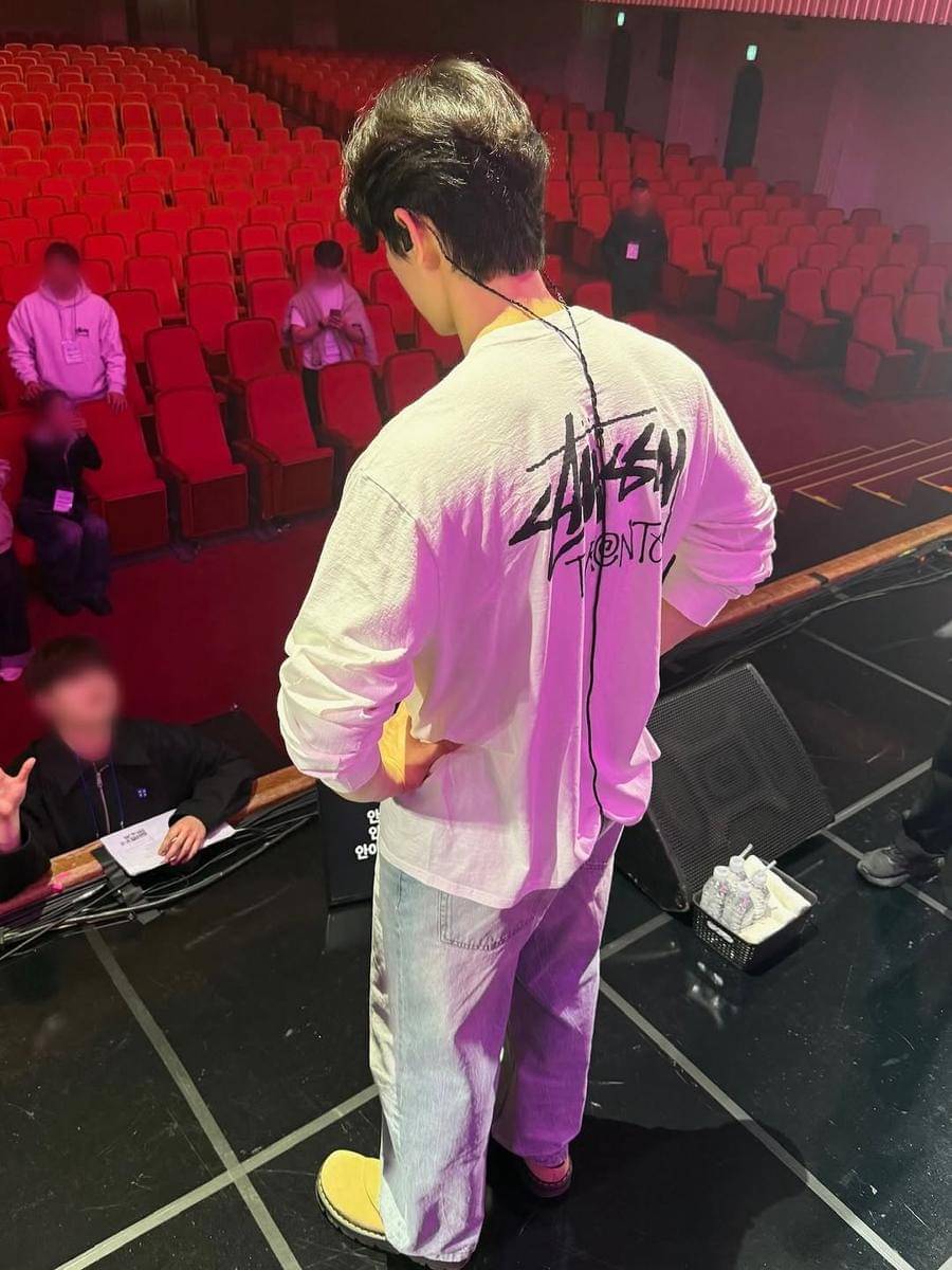 potret Lee Chae Min di balik layar fan meeting di Seoul