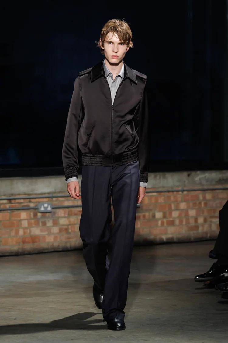 Aaron Esh S/S '26 di London Fashion Week