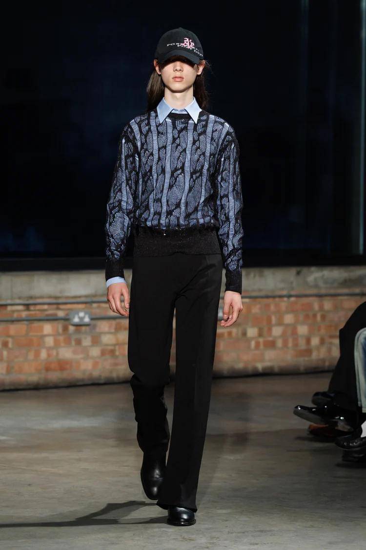 Aaron Esh S/S '26 di London Fashion Week