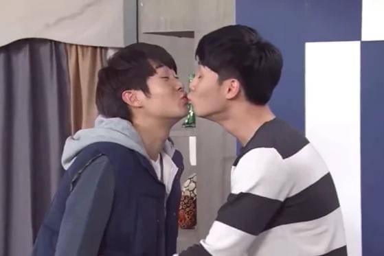 Choi Woo Shik dan Park Seo Joon