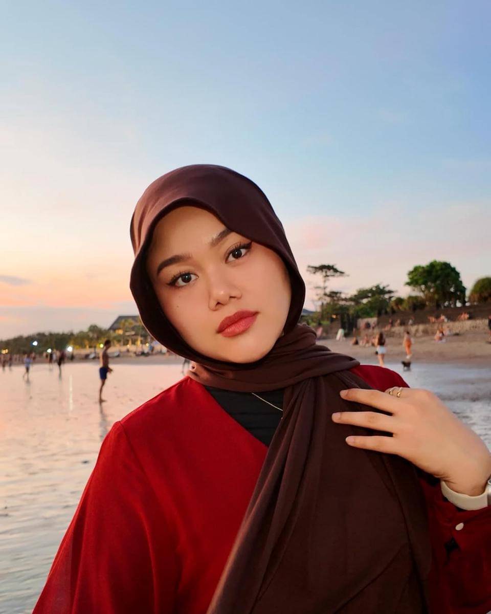 inspirasi makeup ngantor ala Fatya Biya 