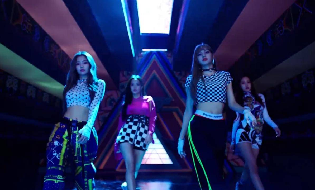 Cuplikan MV "DDU-DU-DDU-Du" milik BLACKPINK