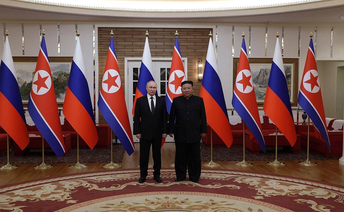 Vladimir Putin di Pyongyang dalam kunjungan kenegaraan atas undangan Kim Jong-un.