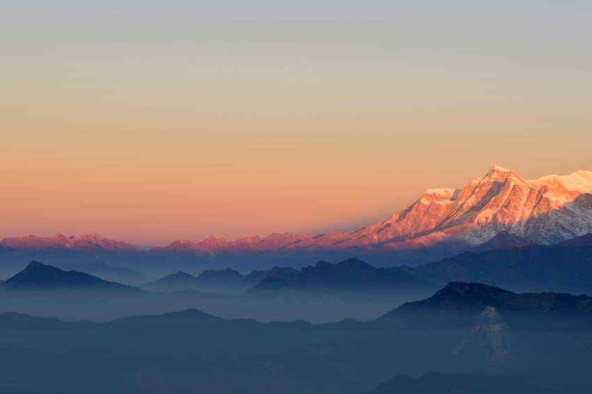 ilustrasi pegunungan Himalaya