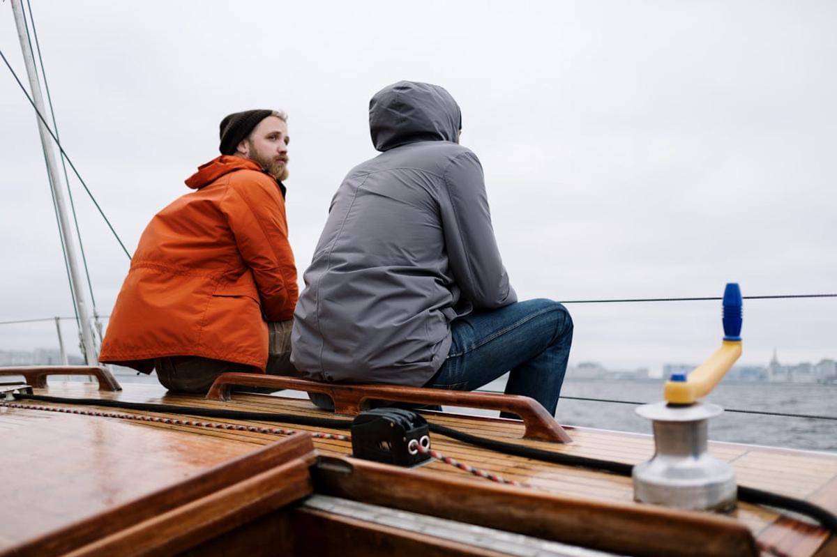 ilustrasi teman pria