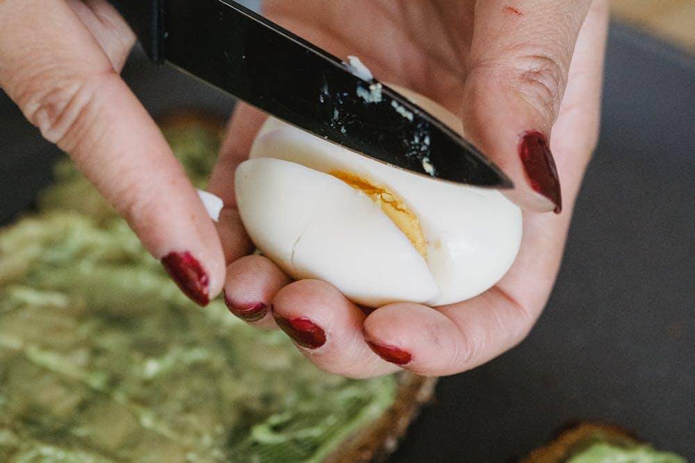 ilustrasi telur rebus