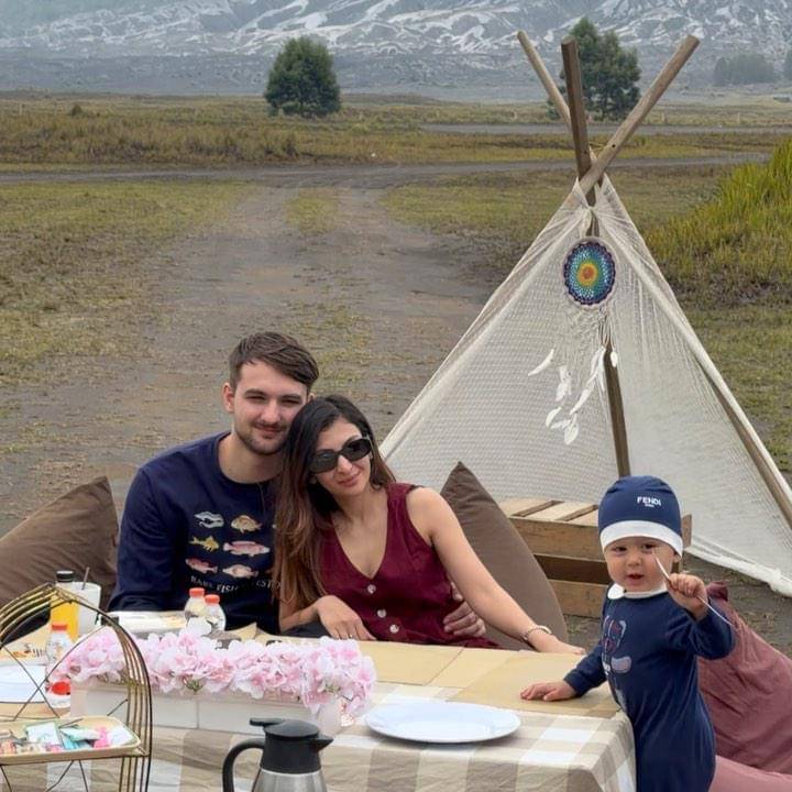 keluarga Sarah Keihl liburan ke Gunung Bromo