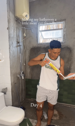 Daffa Wardhana jadi tukang renovasi kamar mandi