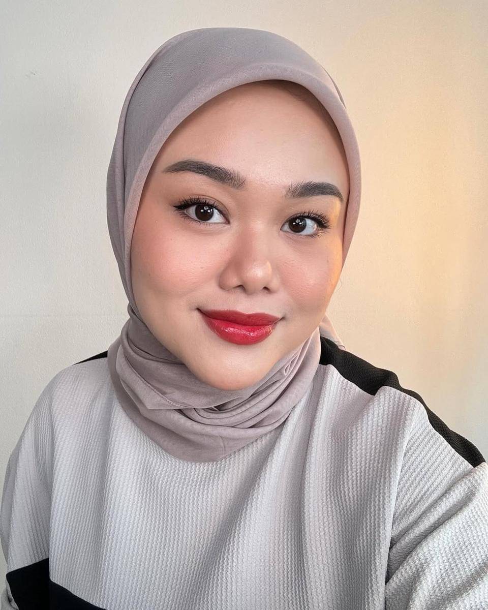 inspirasi makeup ngantor ala Fatya Biya 
