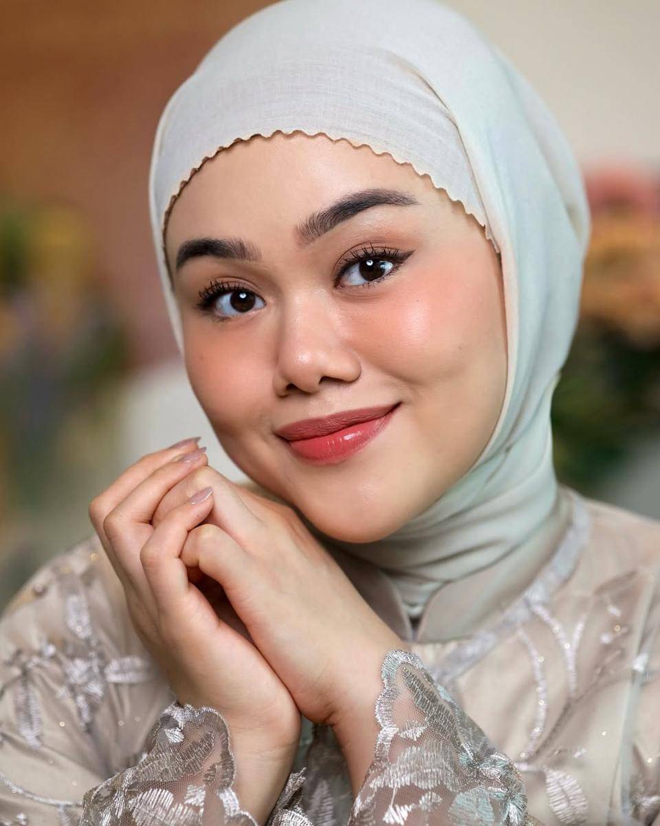 inspirasi makeup ngantor ala Fatya Biya 
