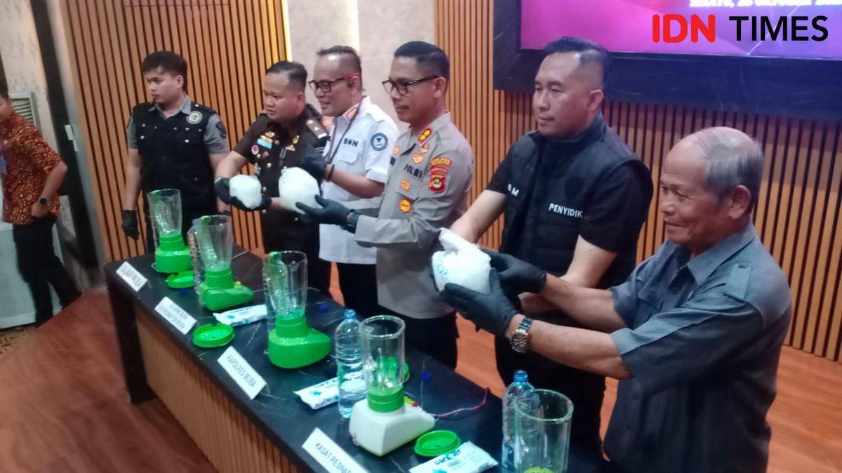 Polres Muba lakukan pemusnahan barang bukti narkoba. (IDN Times/Yuliani)