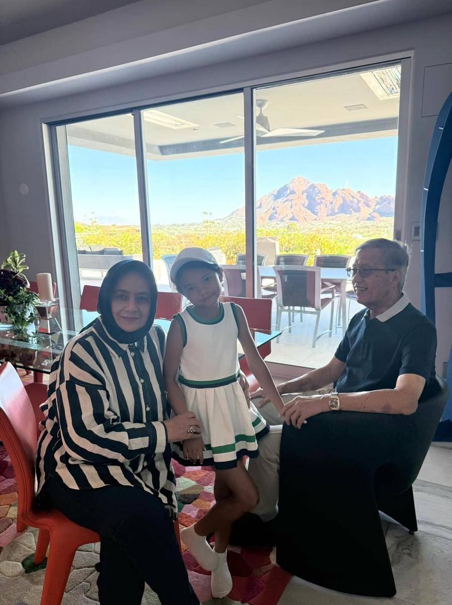 Ayah Farah Quinn Jalani Operasi Jantung di Amerika (instagram.com/farahquinnofficial)