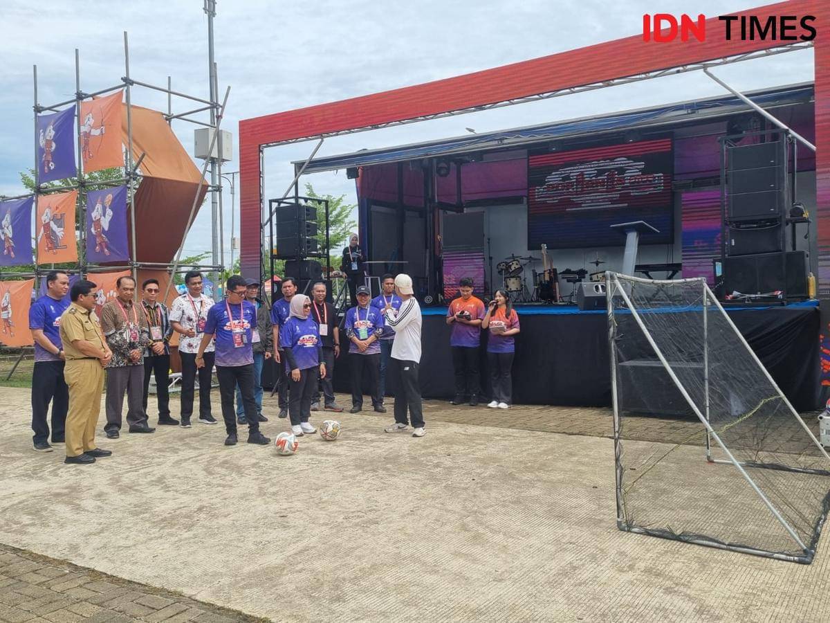 Opening Ceremony Pekan Olahraga Pariwisata Nasional (Poparnas) ke-4 tahun 2025 di Kampus Poltekpar Palembang (IDN Times/Rangga Erfizal)