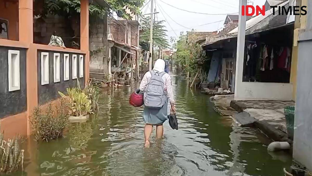 Banjir merendam Kampung Tanggungrejo Gayamsari Kecamatan Semarang Timur. (IDN Times/Fariz Fardianto)