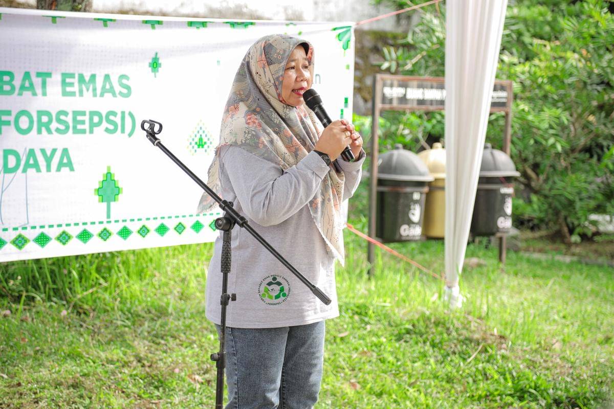 Mina Dewi.jpg