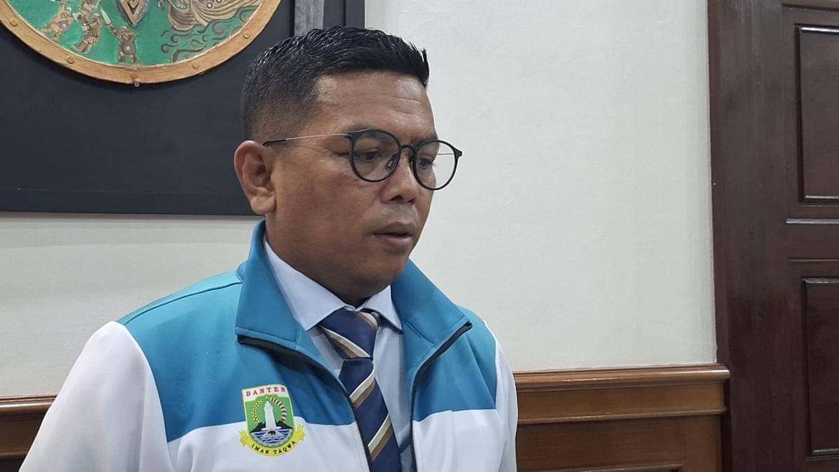 Gubernur Banten Andra Soni saat menyampaikan Kepgub jam operasional truk