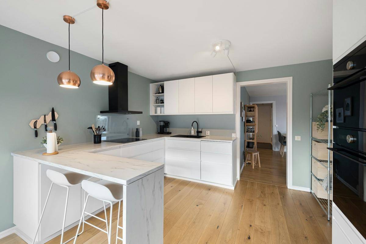 Interior dapur rumah sempit. (unsplash.com/Alex Tyson)