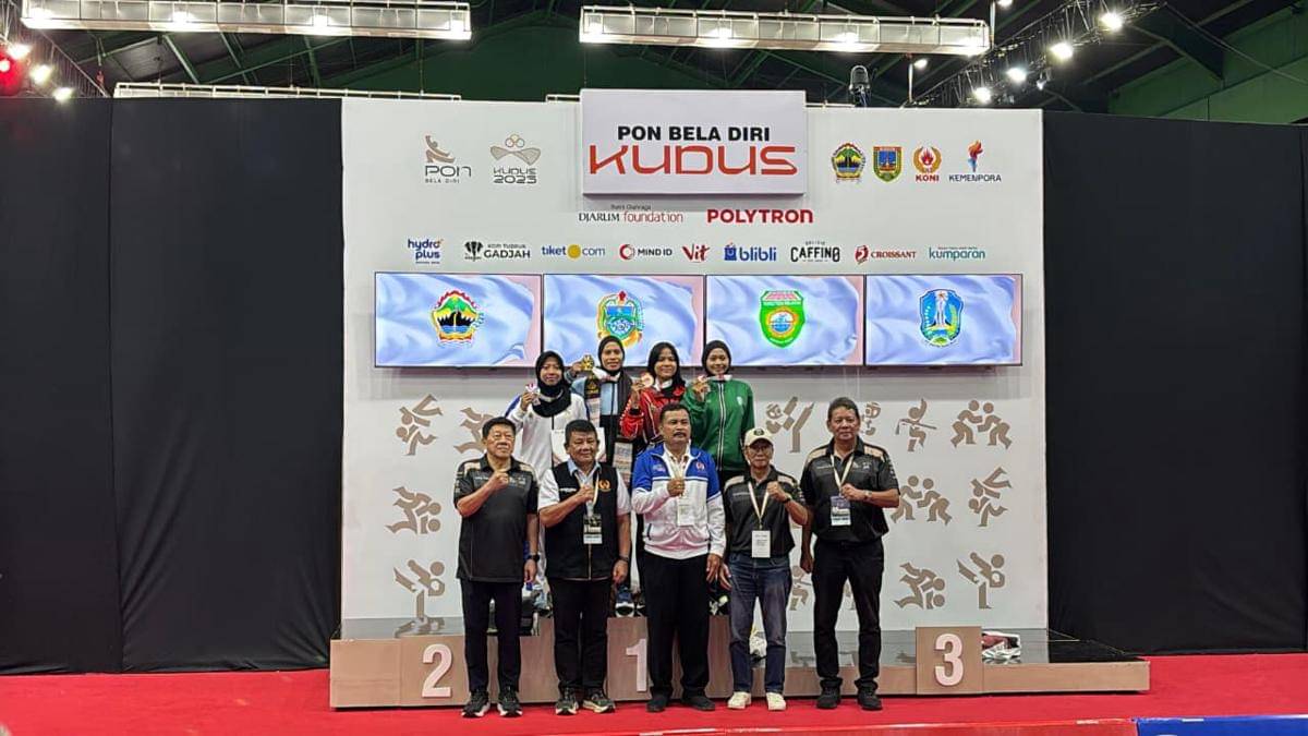 Ardianti Rizky memersembahkan emas PON Bela Diri dari wushu sanda (dok.istimewa)