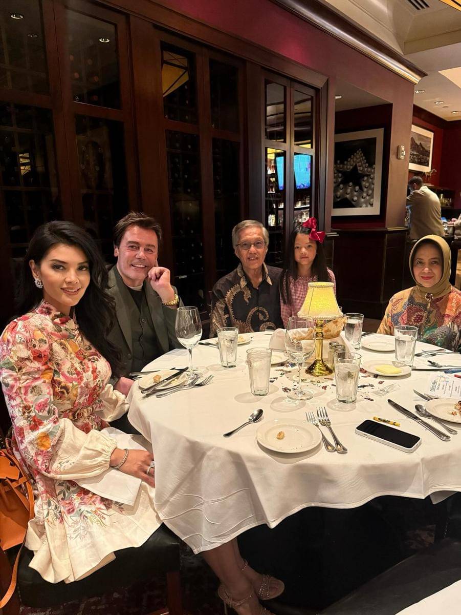 Ayah Farah Quinn Jalani Operasi Jantung di Amerika (instagram.com/farahquinnofficial)