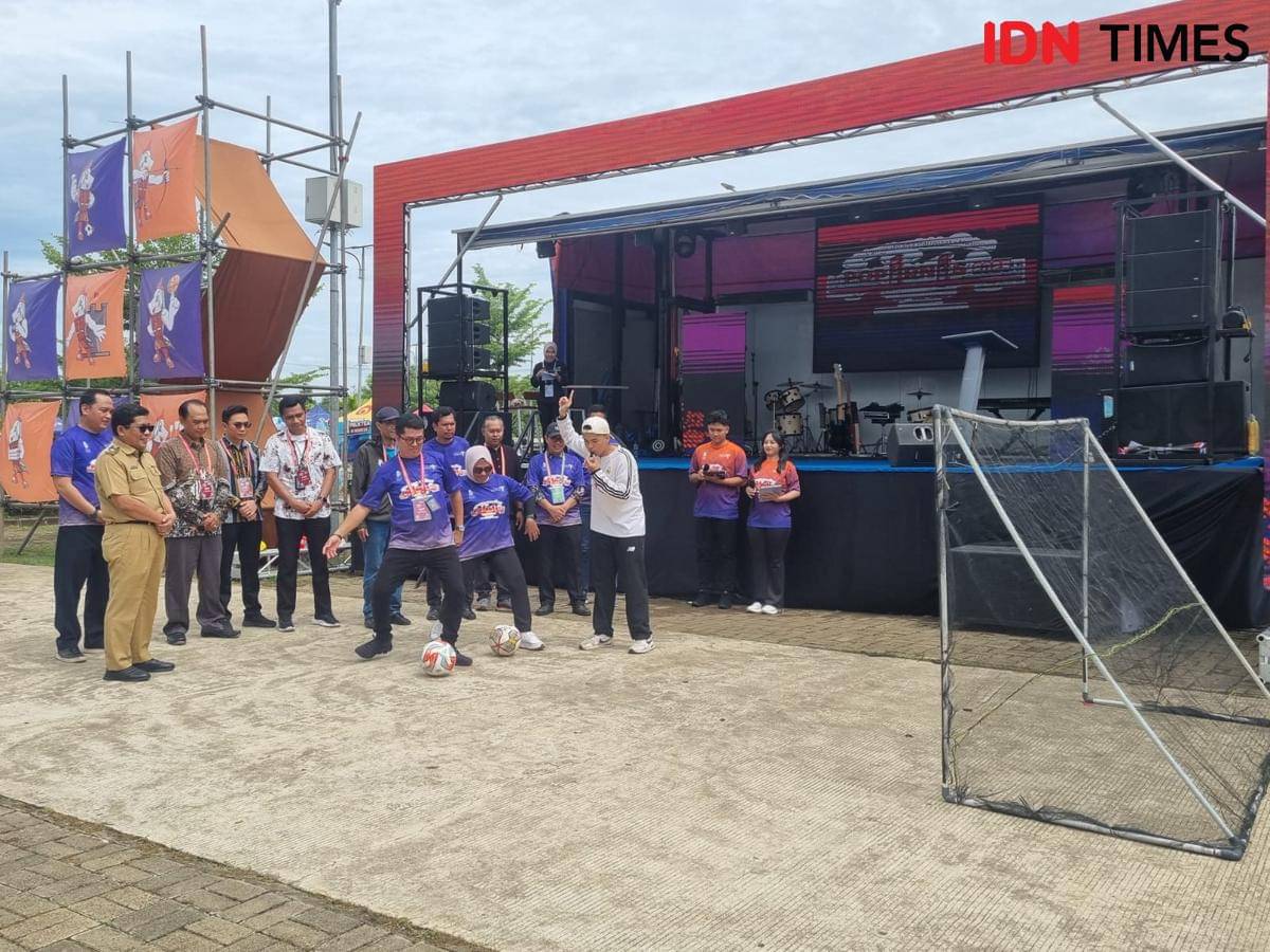 Opening Ceremony Pekan Olahraga Pariwisata Nasional (Poparnas) ke-4 tahun 2025 di Kampus Poltekpar Palembang (IDN Times/Rangga Erfizal)