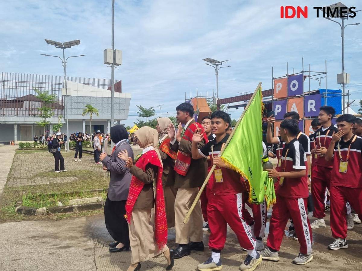 Opening Ceremony Pekan Olahraga Pariwisata Nasional (Poparnas) ke-4 tahun 2025 di Kampus Poltekpar Palembang (IDN Times/Rangga Erfizal)